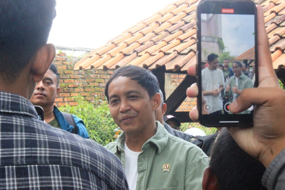 Menteri Kehutanan Raja Juli Antoni