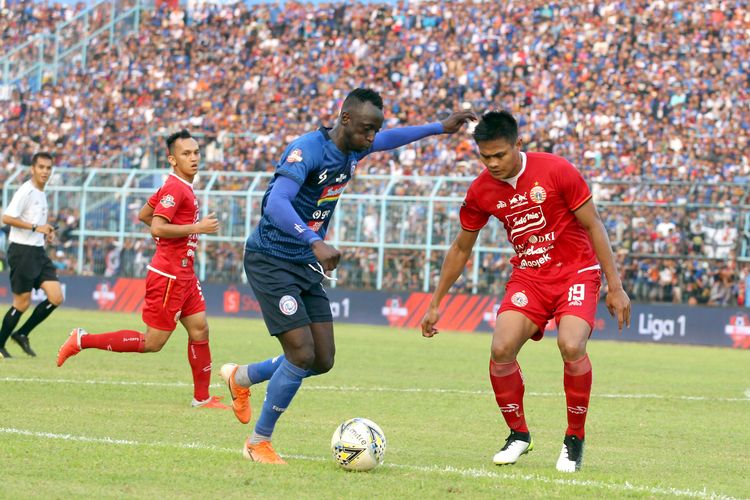 Pencetak gol untuk Arema FC, Makan Konate saat melawan Persija Jakarta pada Pekan 28 Liga 1 2019 yang berkahir dengen skor 1-1 di Stadion Kanjuruhan Kabupaten Malang, Jawa Timur, Sabtu (23/11/2019) malam.