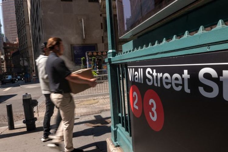 Wall Street Terbang Usai Pemangkasan Tarif AS-China, Ekonomi Tak Jadi Resesi?
