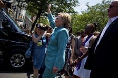 Ratusan Ribu Orang Parade LGBT di AS, Hillary Clinton Pun Turun ke Jalan