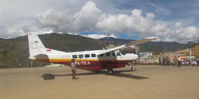 Pesawat perintis di pedalaman Papua
