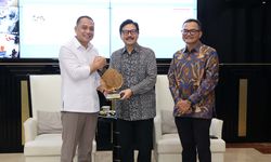 Eri Cahyadi Gandeng SMI, Amankan Rp 885 Miliar Percepat Jalan Lingkar Luar Barat Surabaya