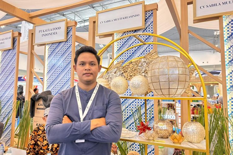 Syarif Ihsan, (26) sebagai CEO dan juga Founder dari CV Sabila Multi Kreasindo, Produsen kerajinan kerang dan sebagai agregator ekspor UMKM ke Amerika.