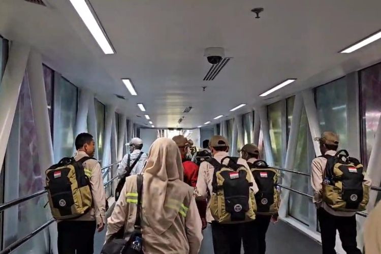 Cerita Haru Petugas Haji Pertama Injakkan Kaki di Tanah Suci, Siap Layani Jemaah