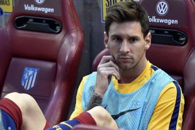 Lionel Messi di bangku cadangan Barcelona. 