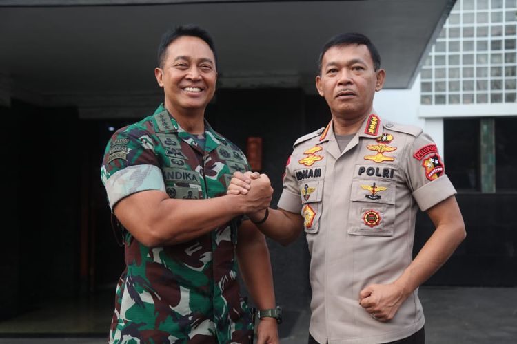 Kapolri Jenderal (Pol) Idham Azis bertemu dengan Kepala Staf Angkatan Darat (KSAD) Jenderal Andika Perkasa, di Jalan Medan Merdeka Barat, Jakarta Pusat, Selasa (5/11/2019).