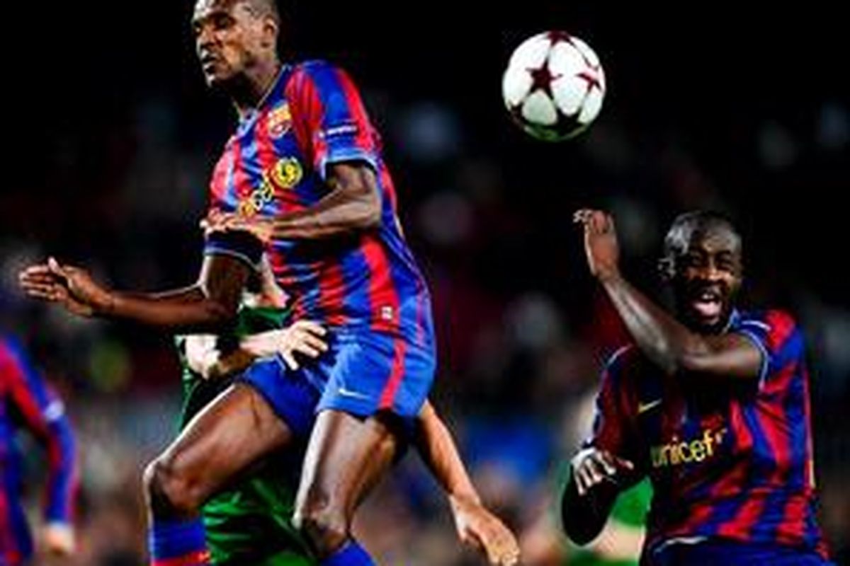 Pemain belakang Barcelona, Eric Abidal