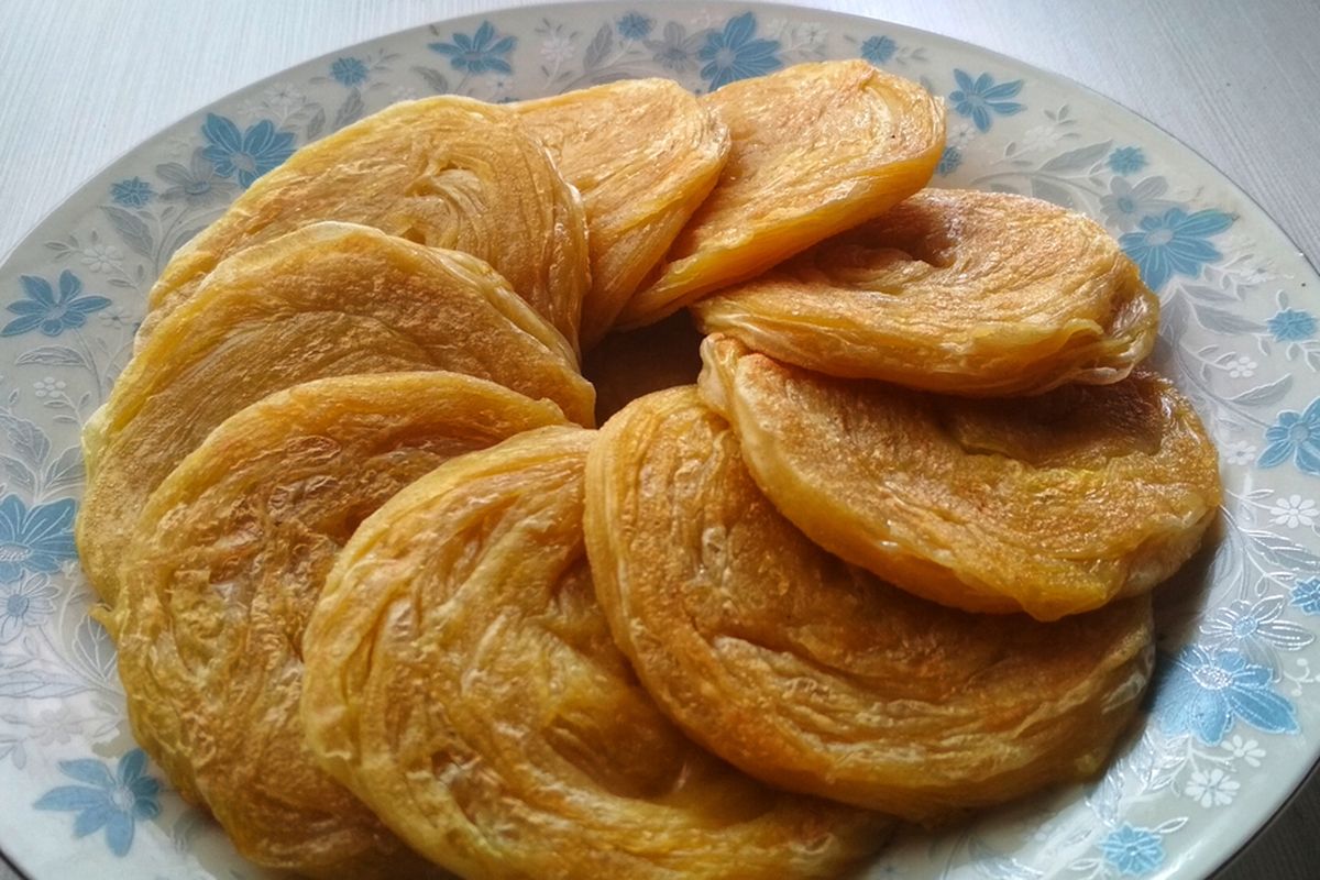 Adonan roti canai atau roti maryam bisa disimpan hingga besok. 