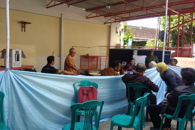 Suasana TPS 64 Banguntapan, Bantul, saat melakukan PSU, Senin (6/5/2019)