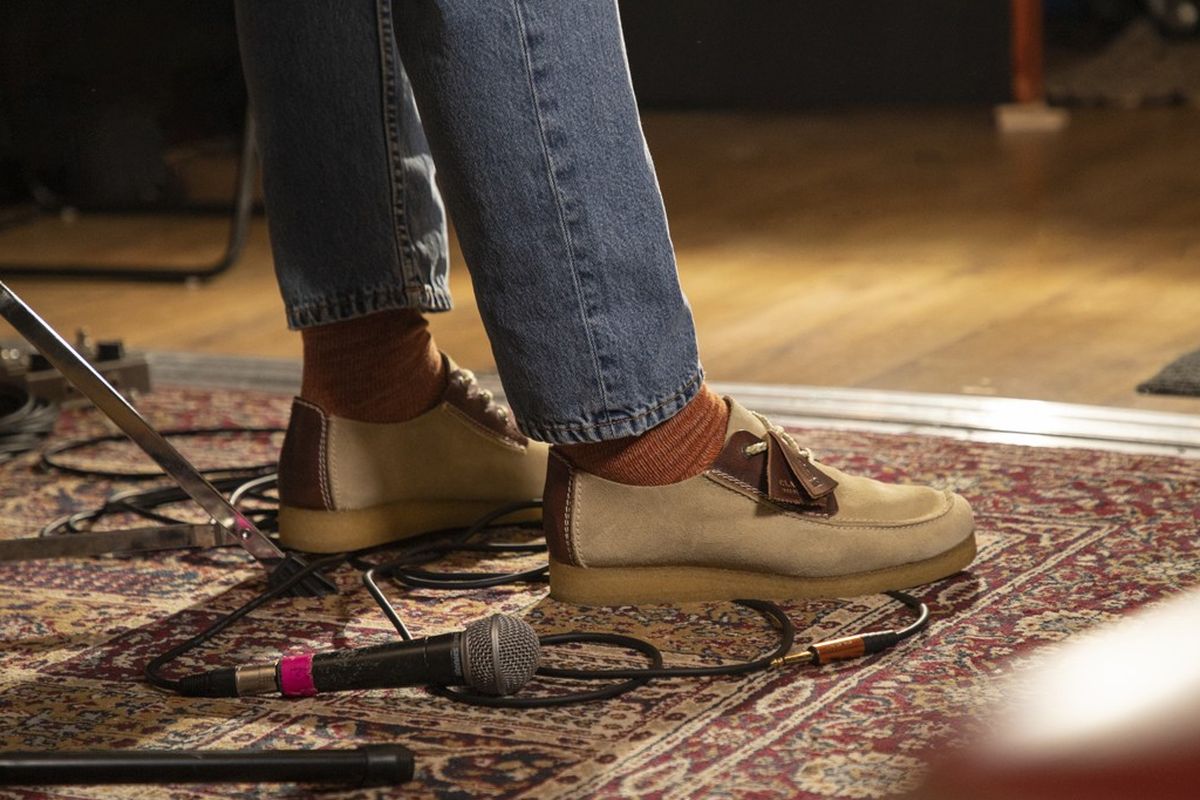 LG Rambler, sepatu kolaborasi Clarks Originals? x @liamgallagher. 