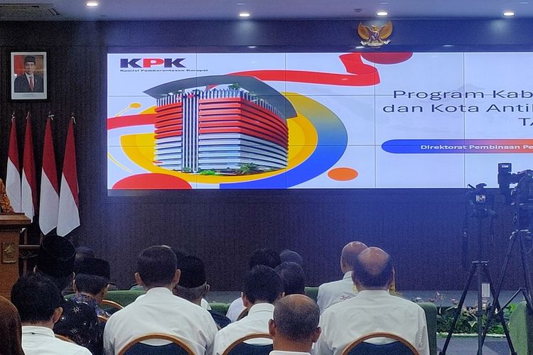 Sosialisasi Percontohan Kabupaten/Kota Antikorupsi oleh Komisi Pemberantasan Korupsi ( KPK ) RI di komplek Pemkab Kulon Progo, Daerah Istimewa Yogyakarta. KPK menjajaki kelayakan Kulon Progo.