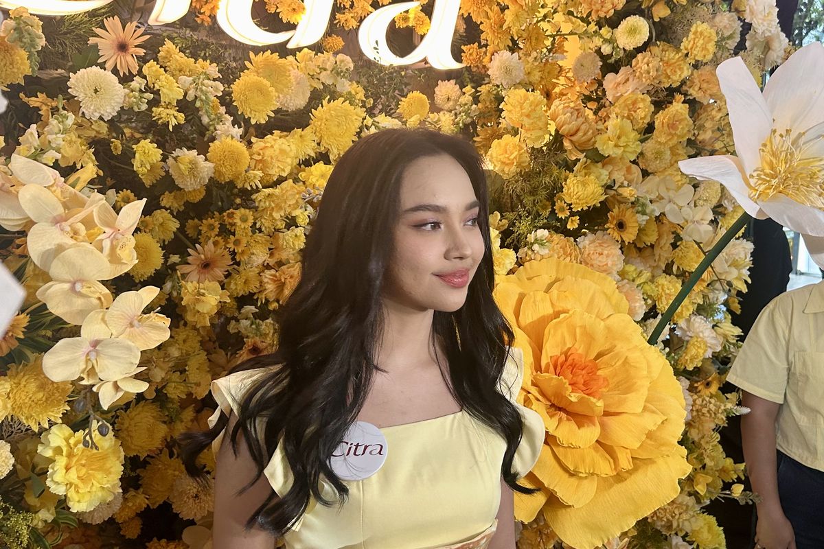 Penyanyi Lyodra Ginting dalam acara peluncuran produk Citra UV Body Lotion Baru yang digelar di Cilandak, Jakarta Selatan, Jumat (25/4/2025)