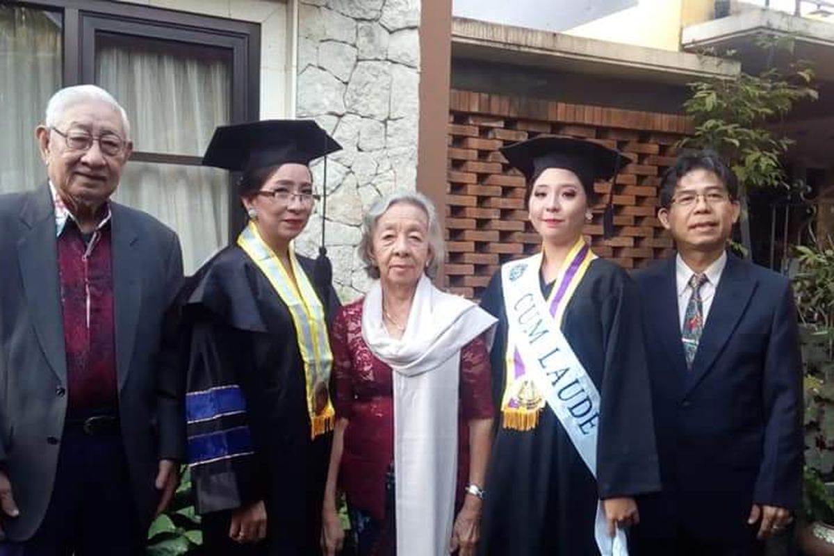 Pada 31 Juli 2019, tepat ulang tahun Patricia ke-48, Lala menuntaskan yudisium skripsinya. Menyusul Patricia diwisuda pada bulan Agustus 2019.