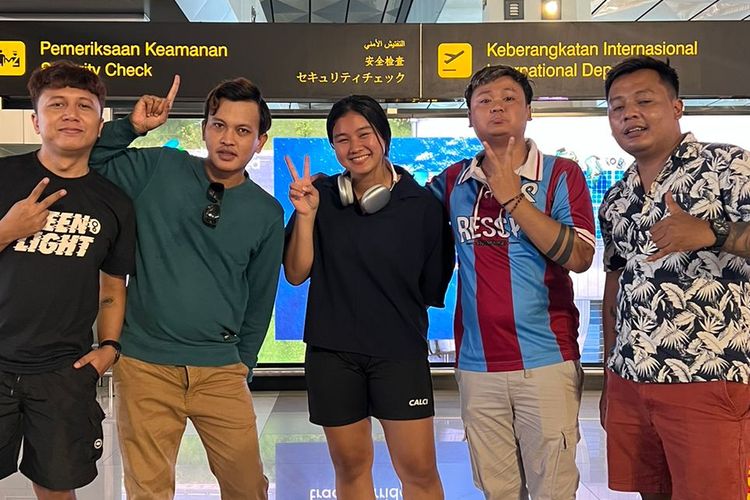 Fani Supriyanto bersama rekan-rekannya di Bandara Internasional Soekarno Hatta.