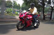 Review Harian QJMotor SRK 800 RR, Moge 4 Silinder Masih Ramah Macet