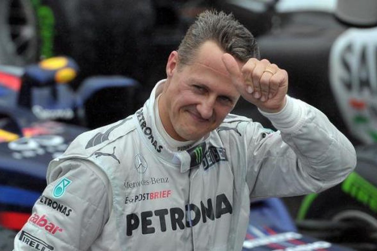 Pebalap Mercedes, Michael Schumacher, usai GP Brasil, Minggu (25/11/2012). Ini adalah balapan terakhir Schumacher, karena setelahnya dia pensiun.