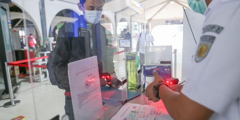 Dukung Rencana Pemerintah, KAI Integrasikan Aplikasi PeduliLindungi dengan Sistem Boarding - Vimarsana News