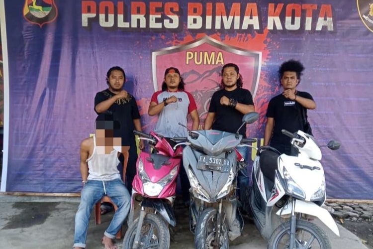 Jumpa pers Polres Kota Bima pelaku pencuri motor yang meneriaki polisi sebagai maling