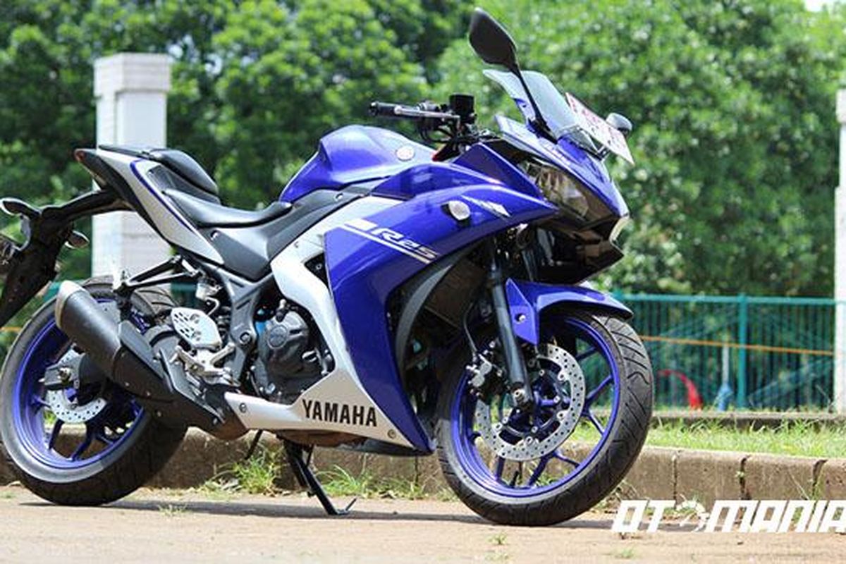 Test ride CBR250RR Komparasi R25