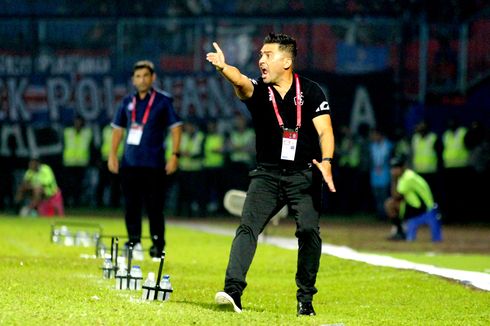 Piala Presiden 2022, Sindiran Halus Javier Roca untuk Wasit