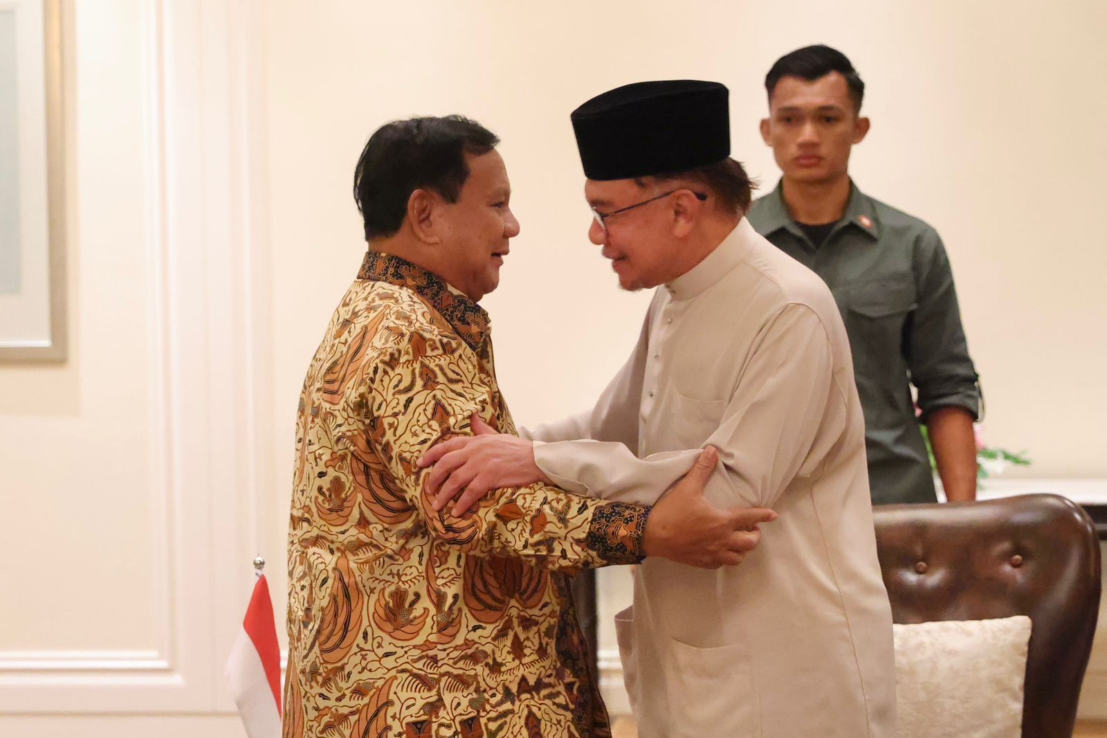 Prabowo Temui Anwar Ibrahim di Sela Kegiatan LIMA, Bahas Hubungan Bilateral