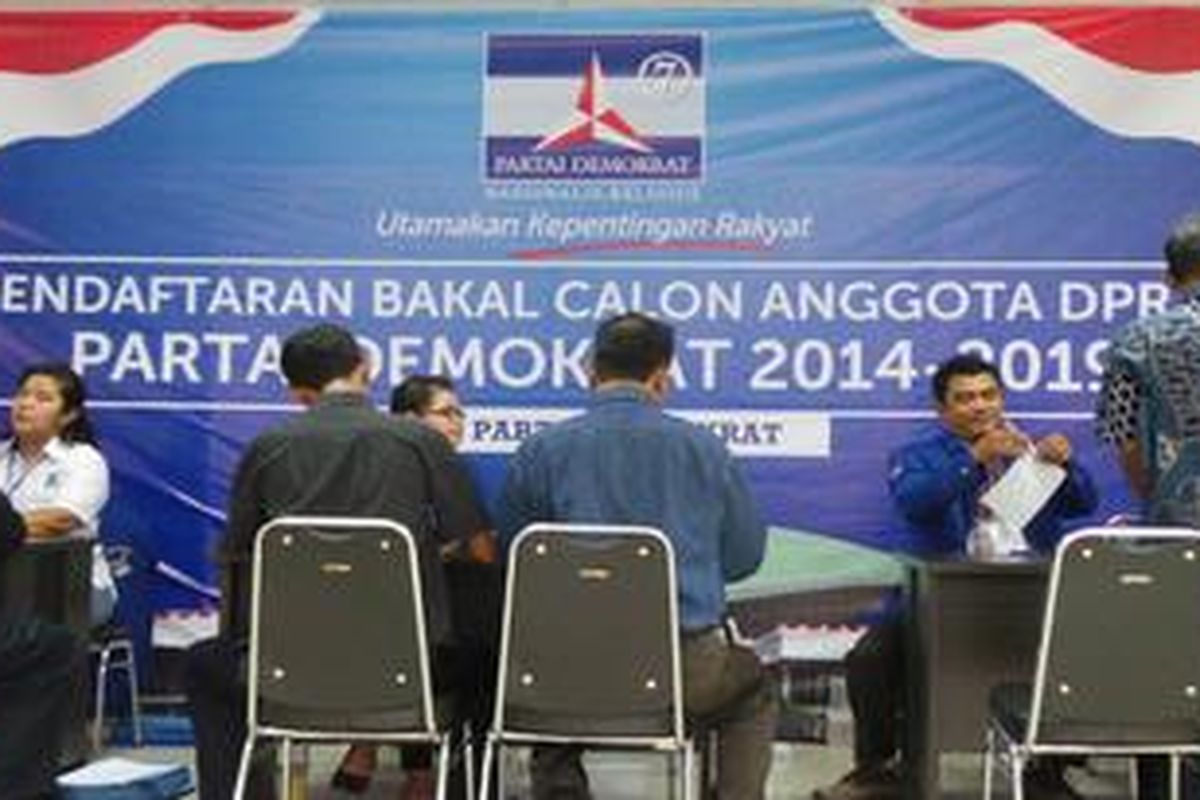 Proses pendaftaran bakal caleg Partai Demokrat untuk Pileg DPR di Kantor DPP Demokrat di Jakarta
