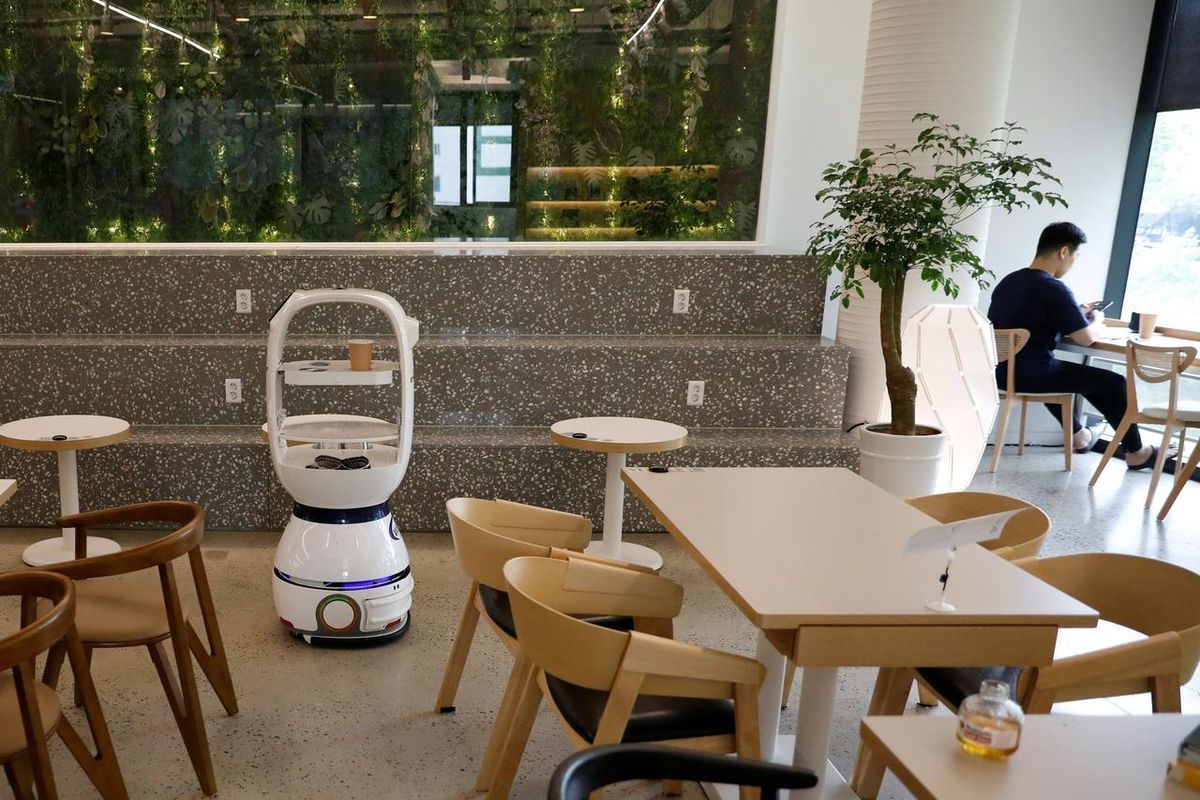 Robot pengganti barista di sebuah cafe Daejeon, Korea Selatan.