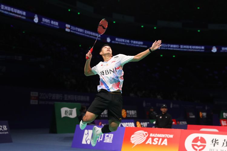 Tunggal putra Jonatan Christie saat bertanding pada babak 32 besar Badminton Asia Championships 2024 di Ningbo Olympic Sports Center, China, Rabu (10/4/2024). Artikel ini berisi jadwal Badminton Asia Championships 2024. 