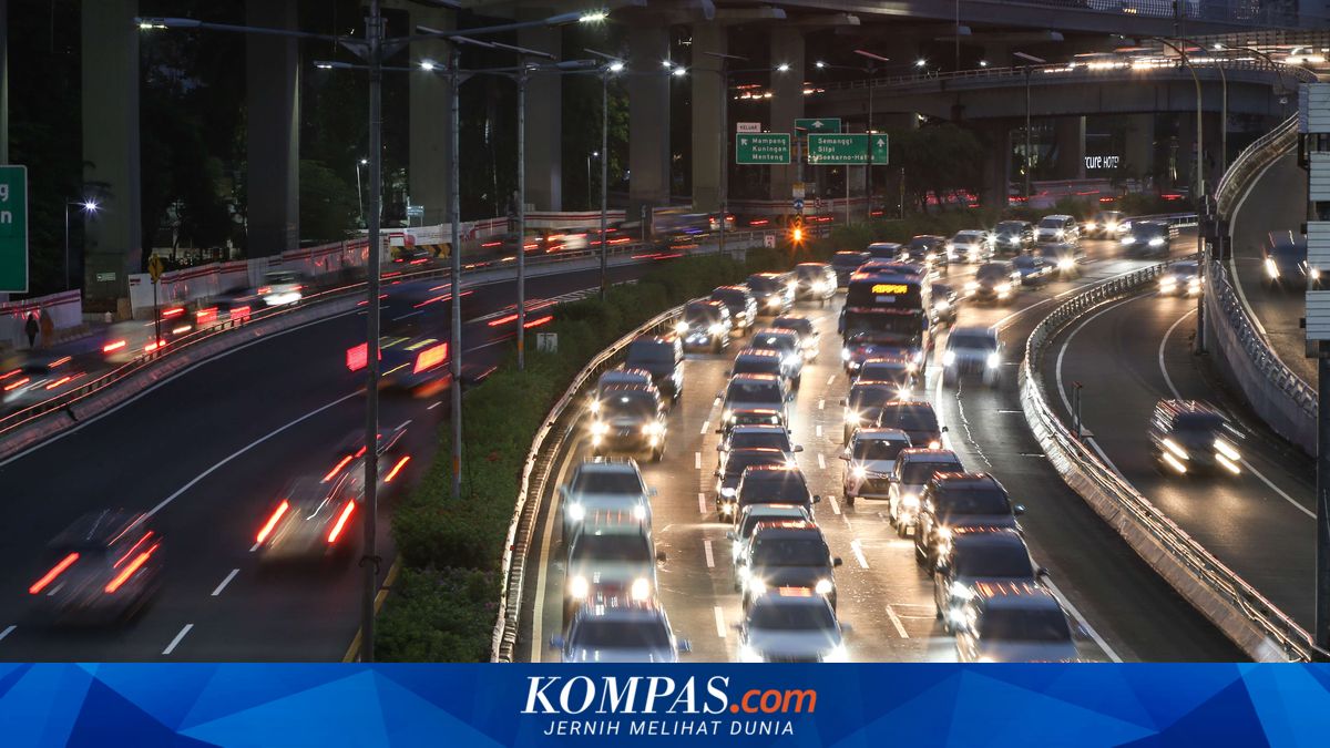 Kondisi Tol Jakarta Kamis Sore: Kuningan, Semanggi hingga Pluit Macet