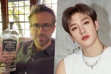 Ryan Reynolds Bubuhkan Tanda Tangan di Botol Gin untuk Bang Chan Stray Kids