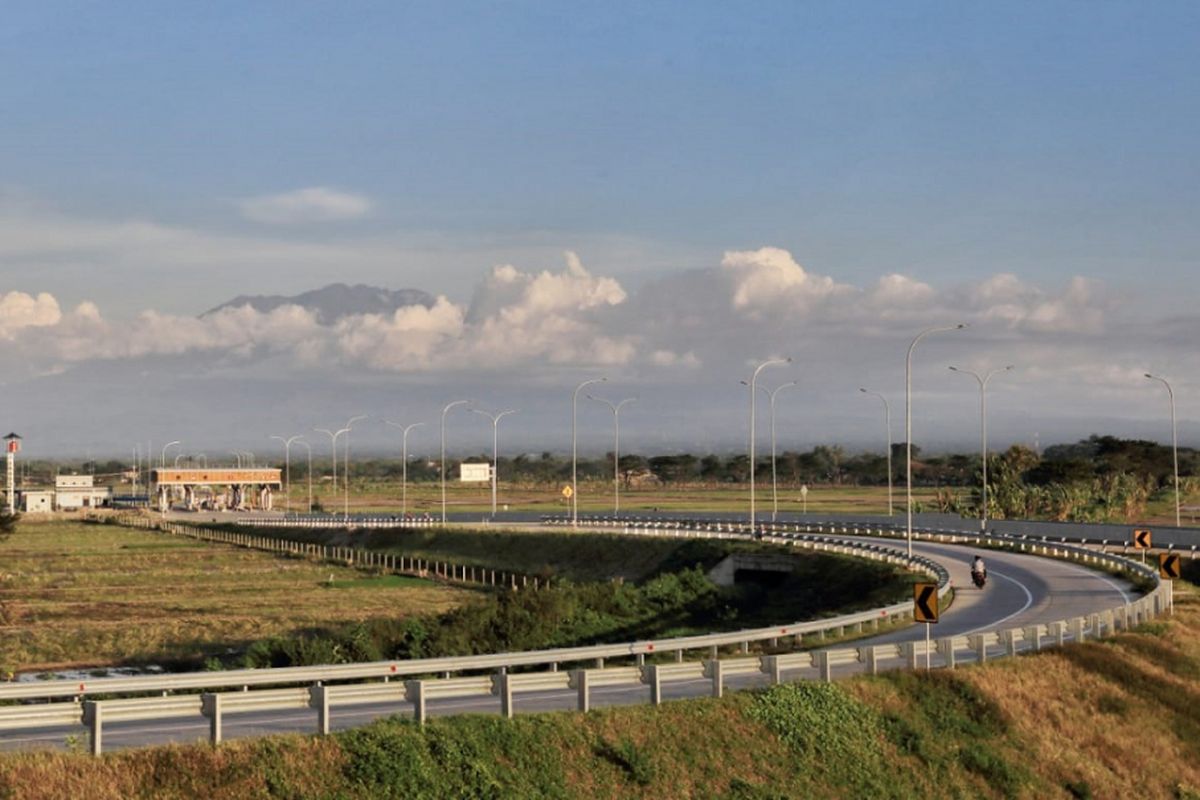 Jalan Tol Solo-Ngawi.