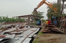 12 Bangunan Liar di Pinggir Jalur Pantura Lamongan Dibongkar Paksa