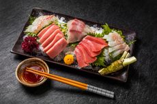 6 Cara Iris Ikan Mentah untuk Sashimi dan Sushi, Buang Kulitnya