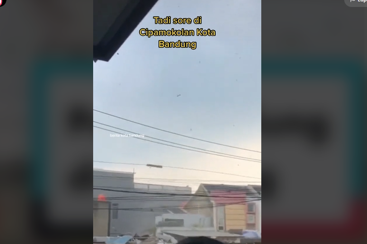 video viral angin puting beliung menerjang Kelurahan Cipamokolan, Bandung (14/5/2022)