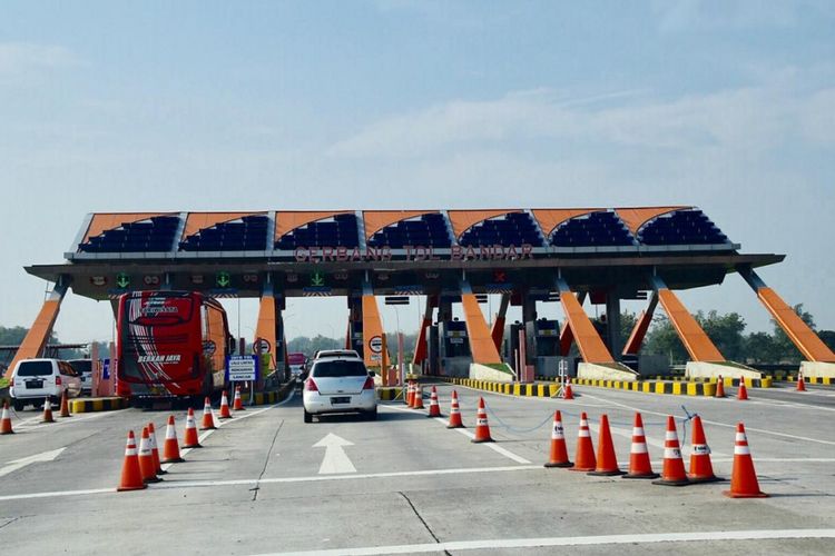 Gerbang Tol Bandar-Kertosono, Jawa Timur.