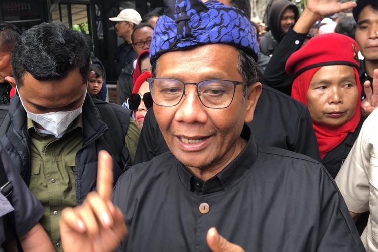 Calon wakil presiden (cawapres) dari nomor urut 3, Mahfud MD saat ditemui di Parongpong, Kabupaten Bandung Barat KBB Jawa Barat pada Minggu (10/12/22023).
