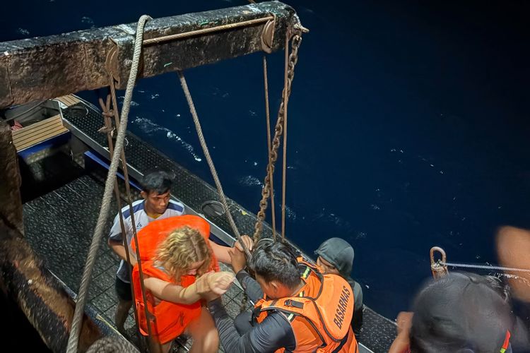 Kapal Wisata Tenggelam di Tanjung Katupa Bima, 45 Orang Selamat