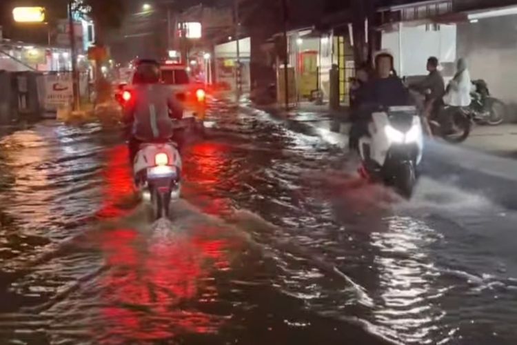 Banjir Berulang di Jalan Raya Keadilan Depok, Warga Sebut Terjadi Selama Bertahun-tahun