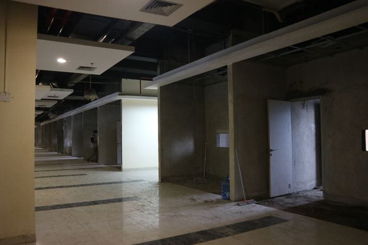 Lantai 3 Gedung C Terminal Pulo Gebang, rencananya diperuntukkan untuk area foodcourt. Diperkirakan akan beroperasi awal tahun 2020.