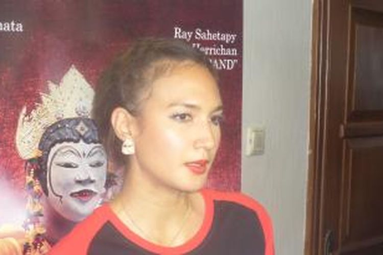 Nadine Chandrawinata hadir dalam jumpa pers film Erau Kota Raja di Kantor Perwakilan Bupati Kutai Kartanegara, Menteng, Jakarta Pusat, Kamis (28/8/2014).