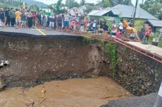 Bangkai Motor Korban Jalan Ambles di Jembatan Monano Ditemukan di Muara Sungai