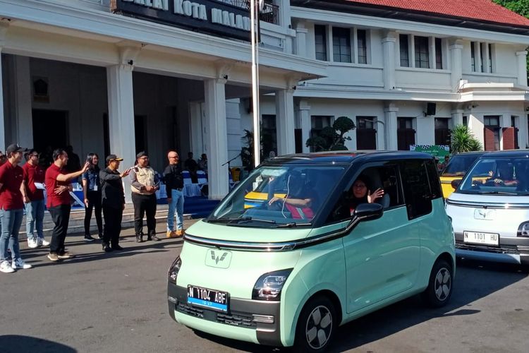 Wuling Motors Kampanyekan Penggunaan Kendaraan Listrik di Kota Malang