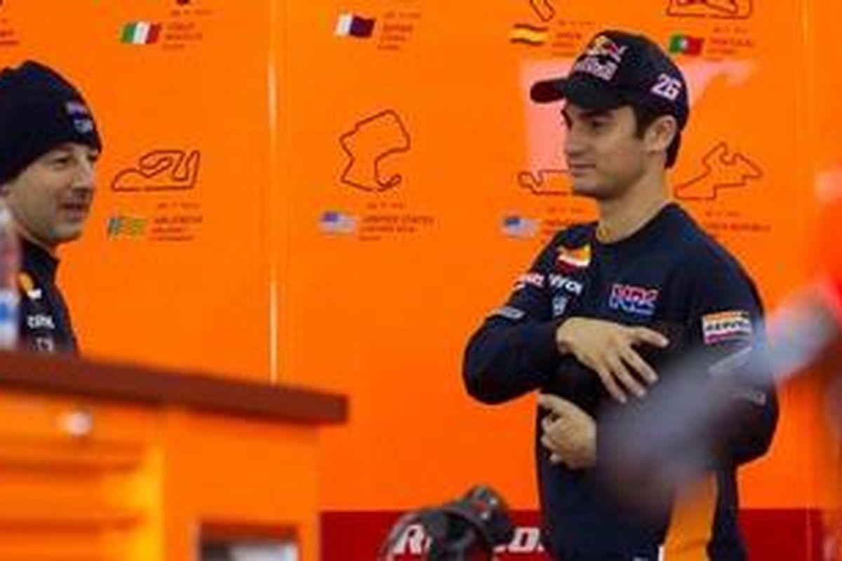 Pebalap Repsol Honda, Dani Pedrosa, saat uji coba pasca-musim di Valencia, Rabu (14/11/2012).