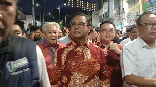 Anies Blusukan di Pecinan Glodok, Disambut Teriakan, "Anies Presiden..."