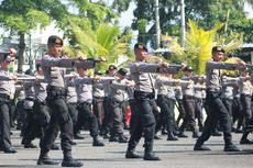 Amankan TPS di Cianjur, Polisi Dibekali Bela Diri Tongkat