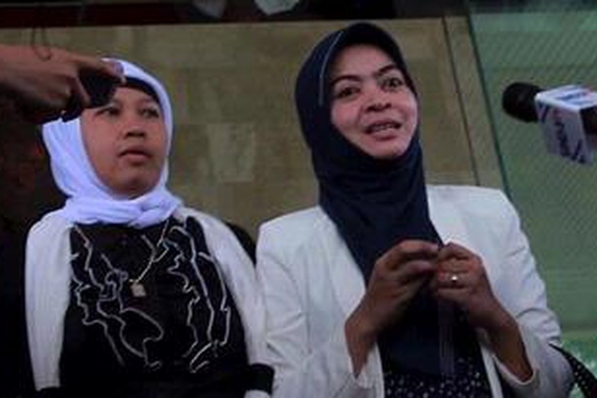 Tersangka kasus dugaan suap pengalokasian dana Percepatan Pembangunan Infrastruktur Daerah (PPID), Wa Ode Nurhayati kembali di periksa Komisi Pemberantasan Korupsi (KPK), Jakarta, Rabu (18/4/2012). Politikus Partai Amanat Nasional (PAN) itu diperiksa terkait posisinya sebagai tersangka. 