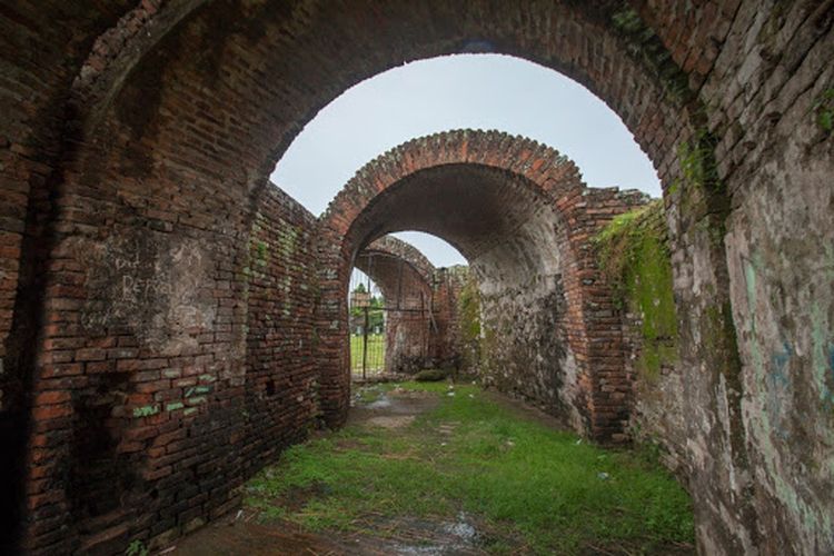 Reruntuhan Keraton Surosowan, yang pernah menjadi pusat pemerintahan Kesultanan Banten.