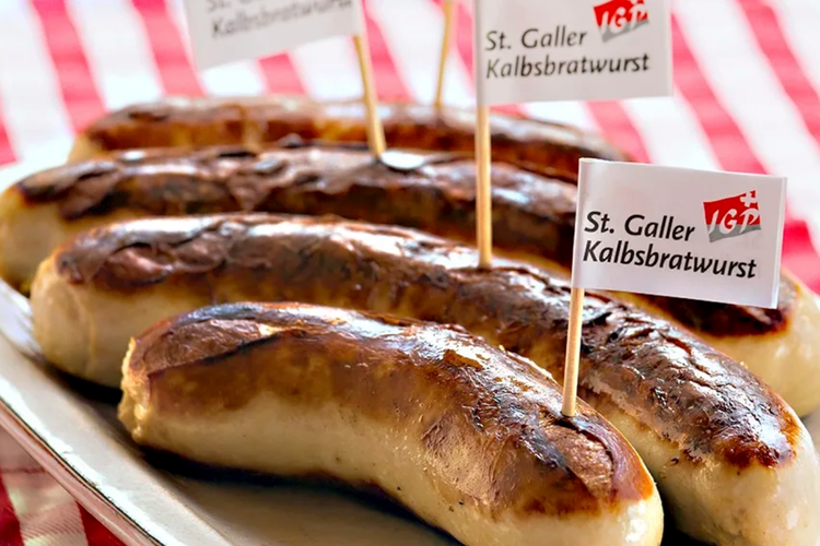 Ilustrasi sosis - St.Gallen Sausage yang merupakan salah satu dari makanan tradisional di Swiss.