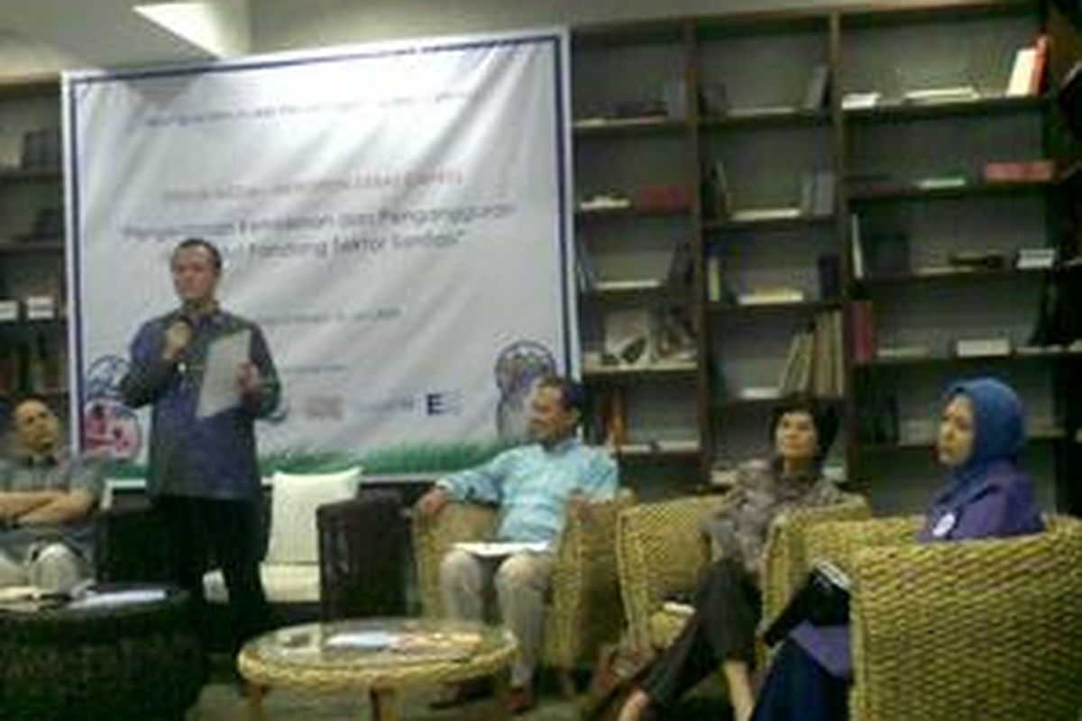 Para Tim Sukses Ketiga Pasang Capres-Cawapres bersama berdiskusi mengenai masalah sanitasi dan air bersih.