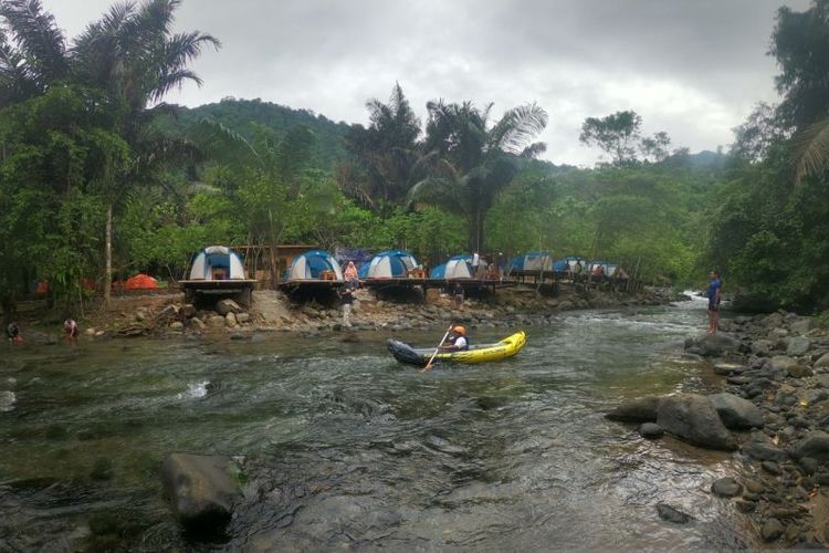 Suasana pagi di Ilomata River Camp di Desa Ilomata, Kecamatan Bulango Ulu, Kabupaten Bone Bolango, Gorontalo.